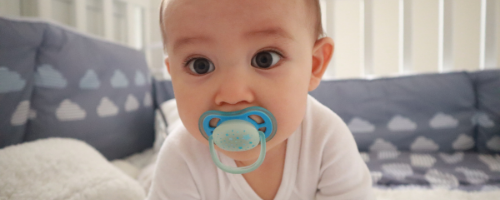 Sut til en nyfødt? Svar på de mest almindelige spørgsmål om sutter